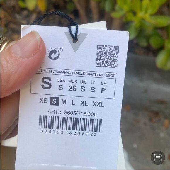 Zara Women's Bodysuit Sleeveless w/ Metal Detail Size S buttery yellow NWT - Picture 12 of 13